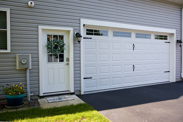 24/7 Emergency Garage Door Panel Replacement experts in Sargent, TX